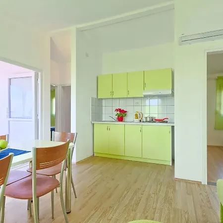 Prázdninový dům Holiday Jelovci-2 *